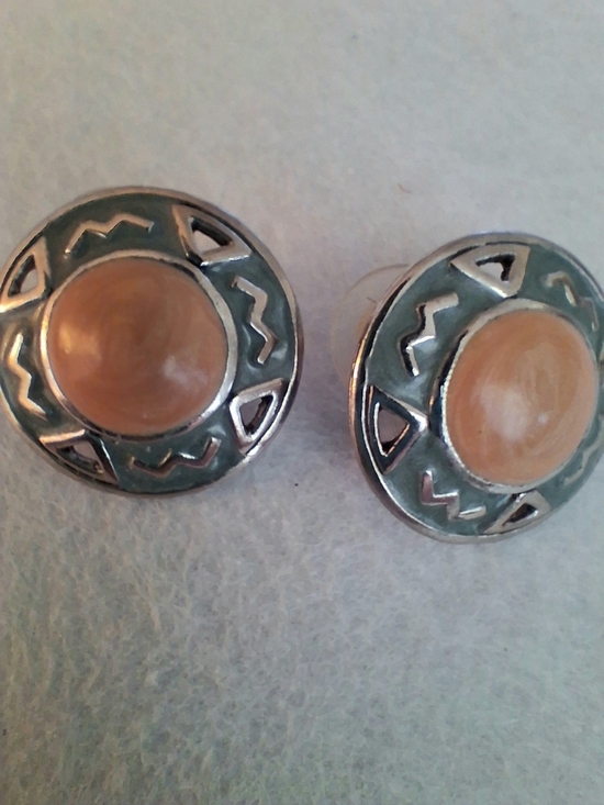 Source Unknown Jewelry - Silver Tan/ Peach w/ Muted Turquoise Color  Stud Earrings Southwest Inspired